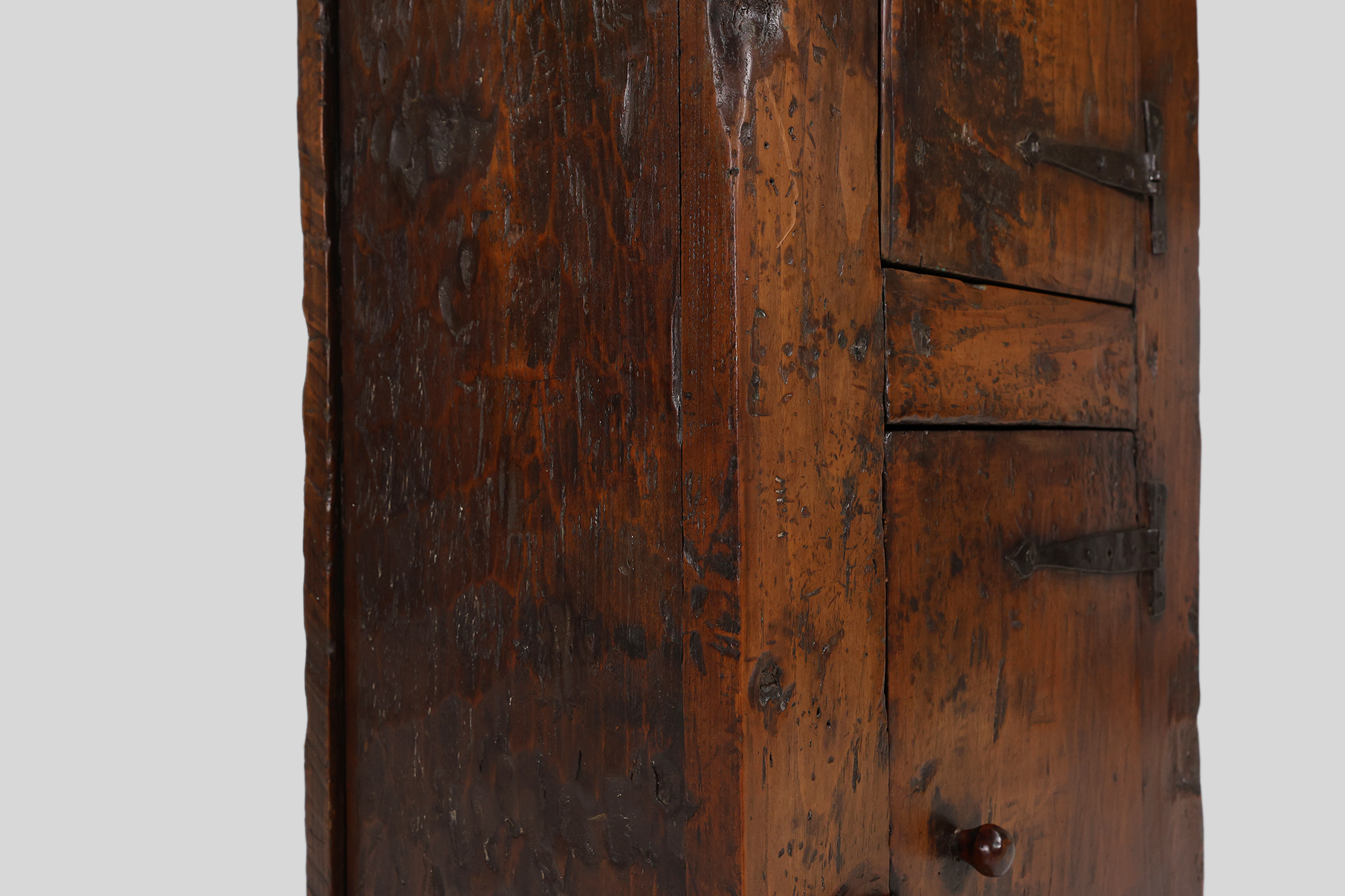 Rare French 16th century oak cabinet with beautiful patinathumbnail